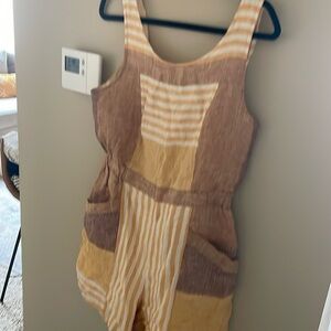 Anthropologie Size 10 Romper super cute back